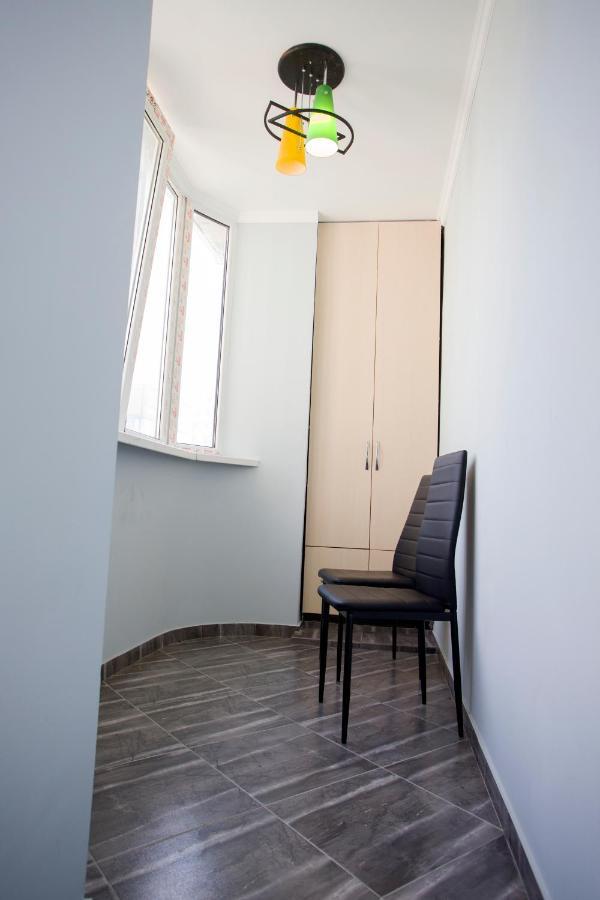 Appartement Apartament Curat Si Confortabil Str. Ismail 86 In Centrul Chisinaului Extérieur photo